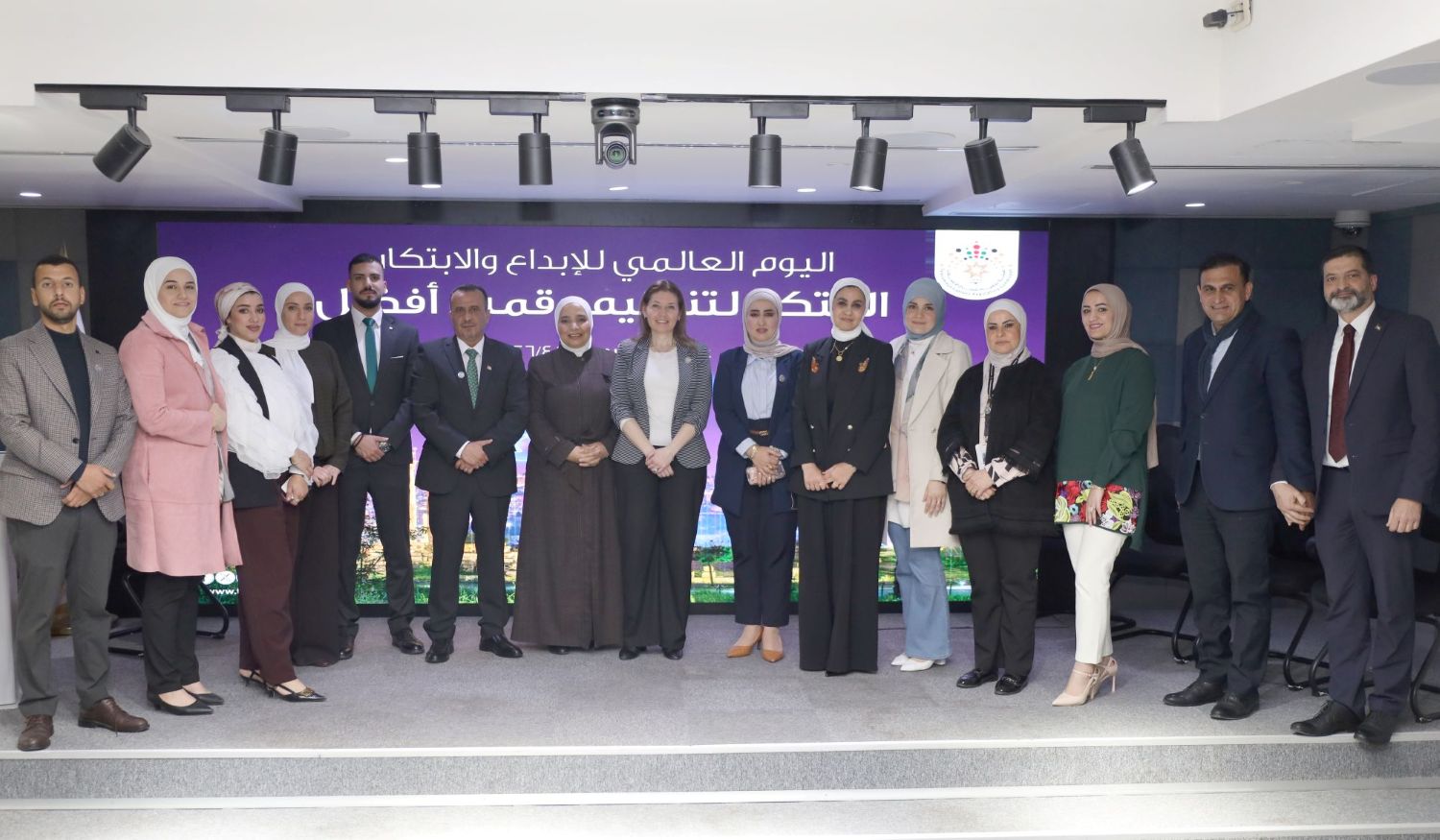3E3A5710
